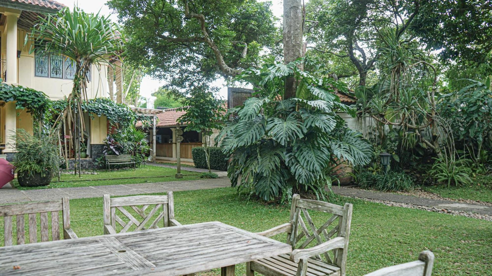 Kayu Arum Resort Salatiga Buitenkant foto